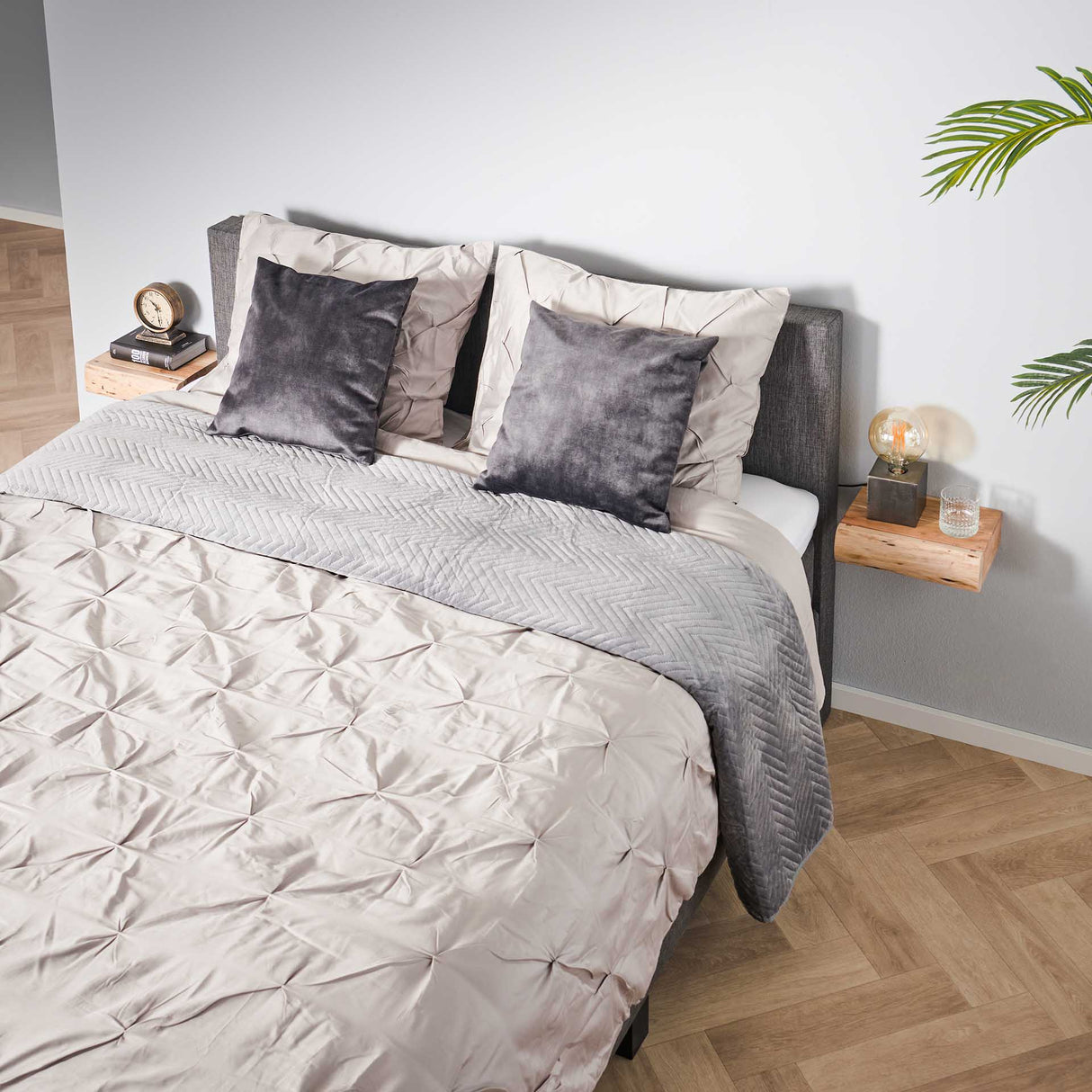 Set of 2 Floating Bedside Tables Acacia Wood Freya Small