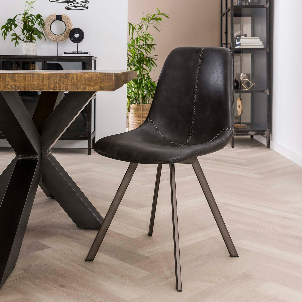 Set of 4 Dining Chairs Siena Saddle PU black