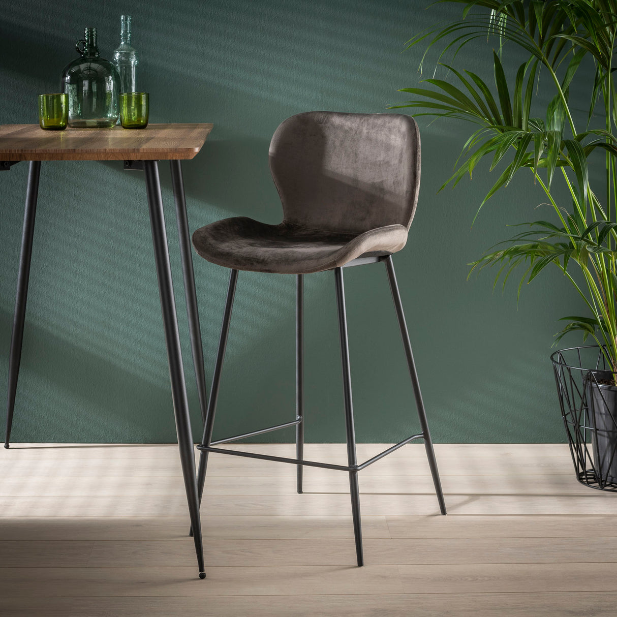 Set of 4 Argo Velours Anthracite Bar Stools