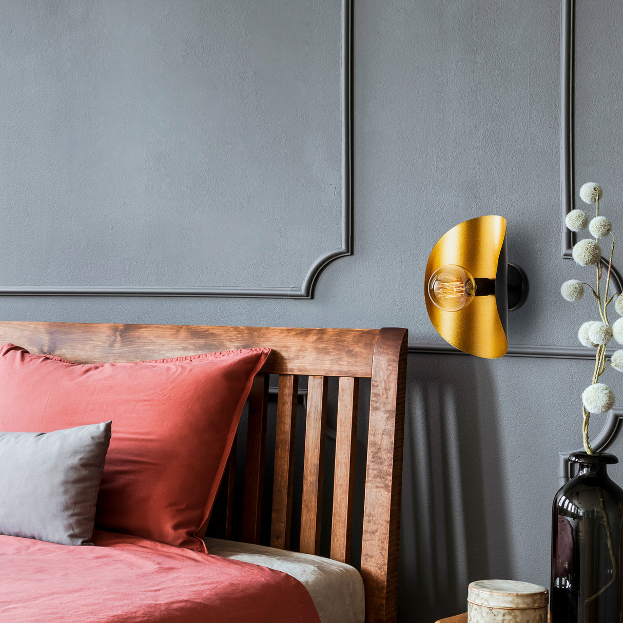 Black Gold Metal Wall Lamp Echelon