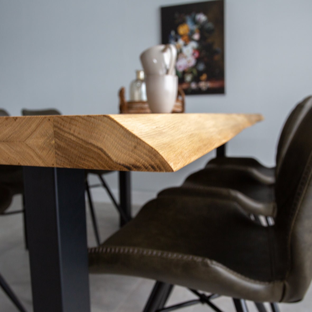 Dining Table Revi Oak - Tree Trunk Shape - Black U-Leg