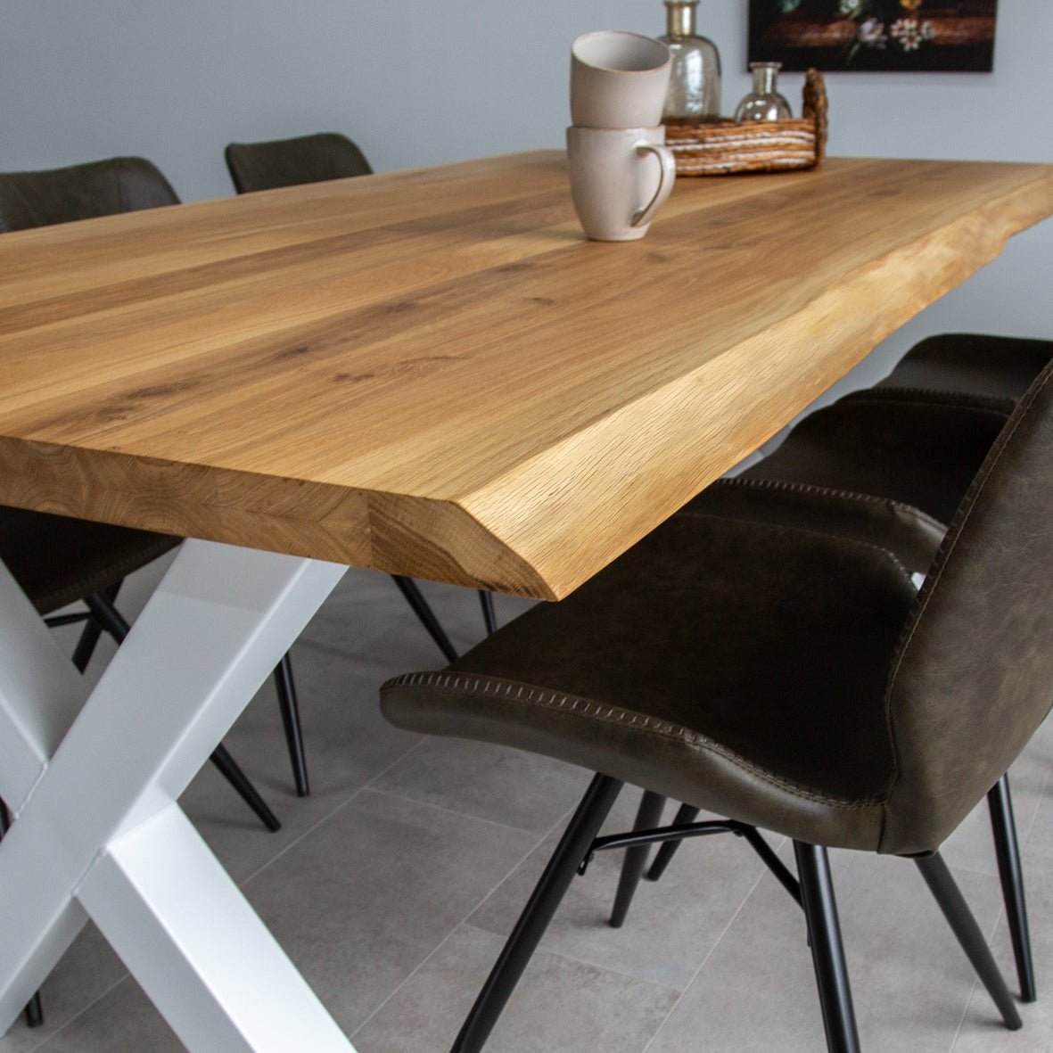 Dining table Revi Oak - Tree trunk shape - White X-leg