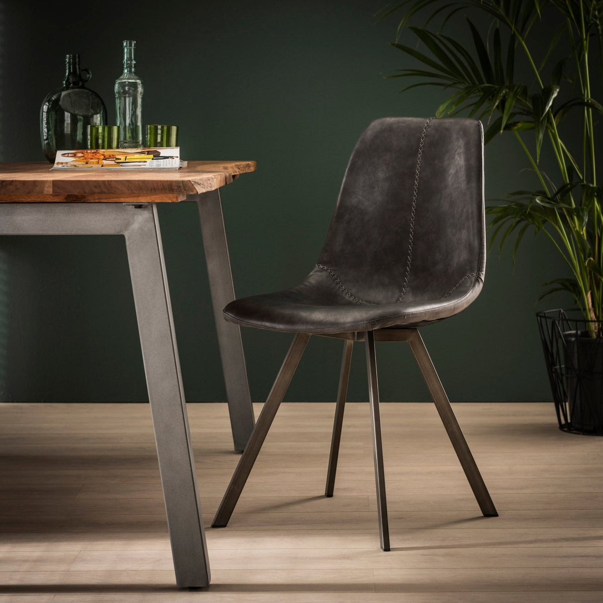 Set of 4 Dining Chairs Siena Saddle PU black 