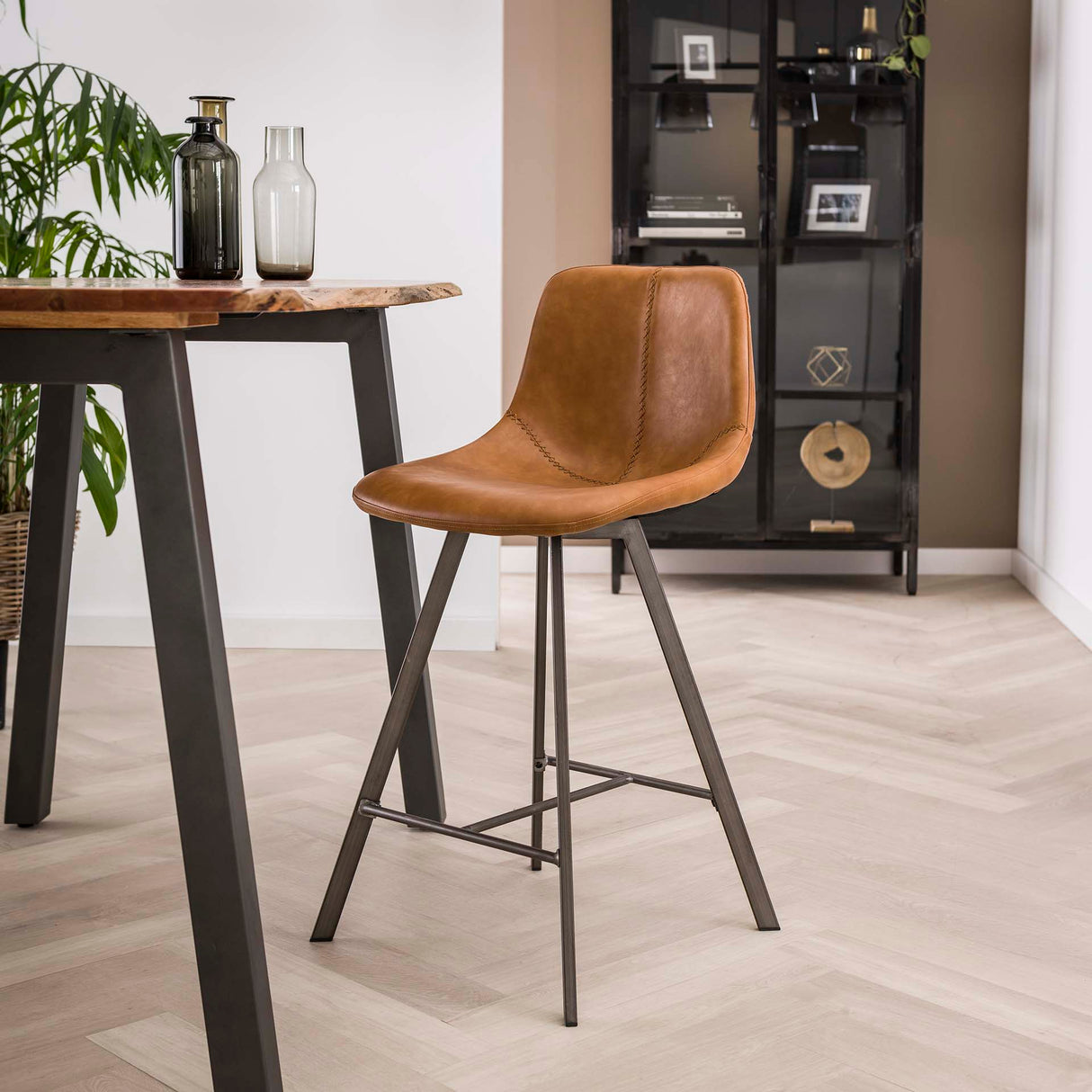 Set van 4 barkrukken Siena Saddle PU bruin