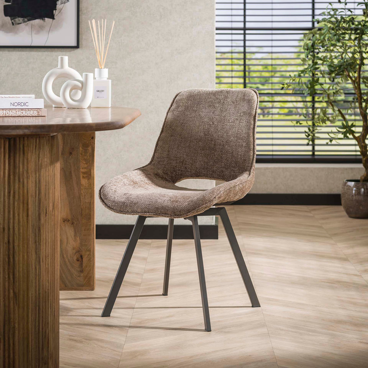 Set of 4 swivel dining chairs Silos chenille brown 