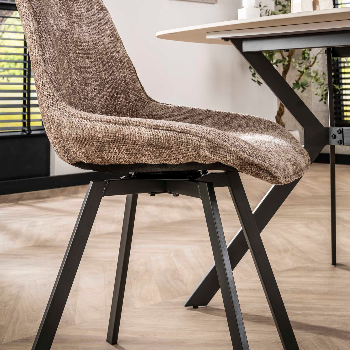 Set of 4 swivel dining chairs Silos chenille brown 