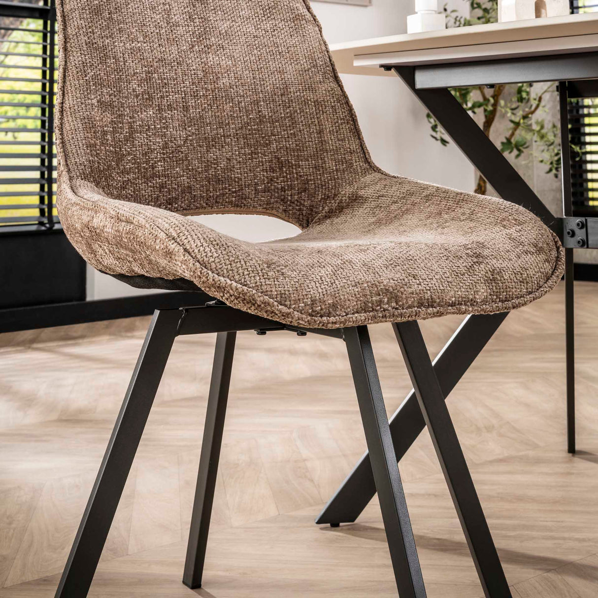 Set of 4 swivel dining chairs Silos chenille brown 