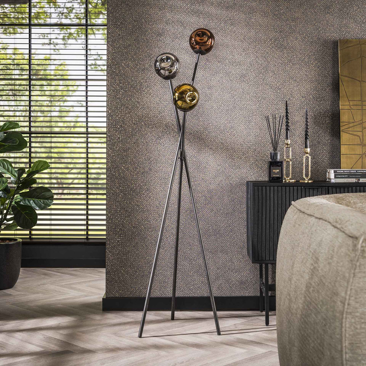 Floor lamp Kaja 3-light colored glass