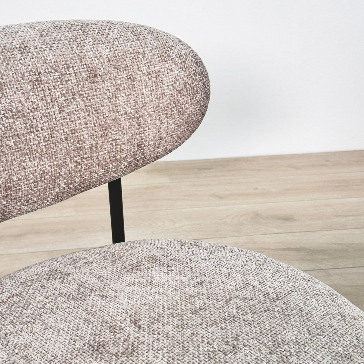 Nova Round Armchair – Sand-colored Fabric 
