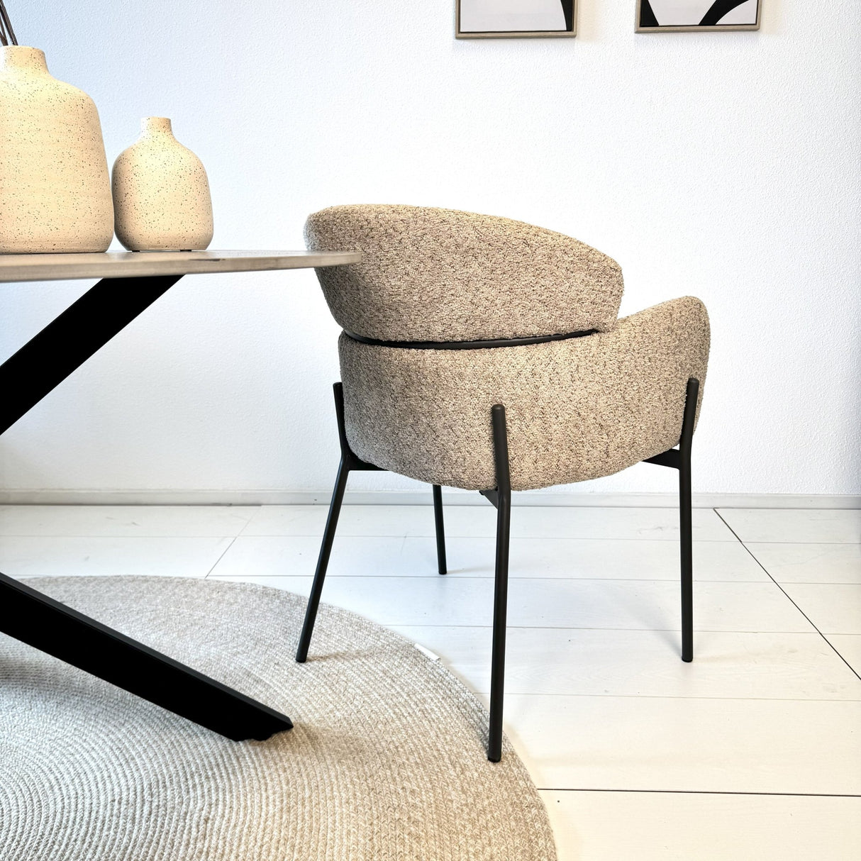 Dining chair Lola boucle fabric beige with round back and arm 