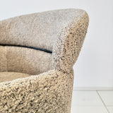 Dining chair Lola boucle fabric beige with round back and arm 