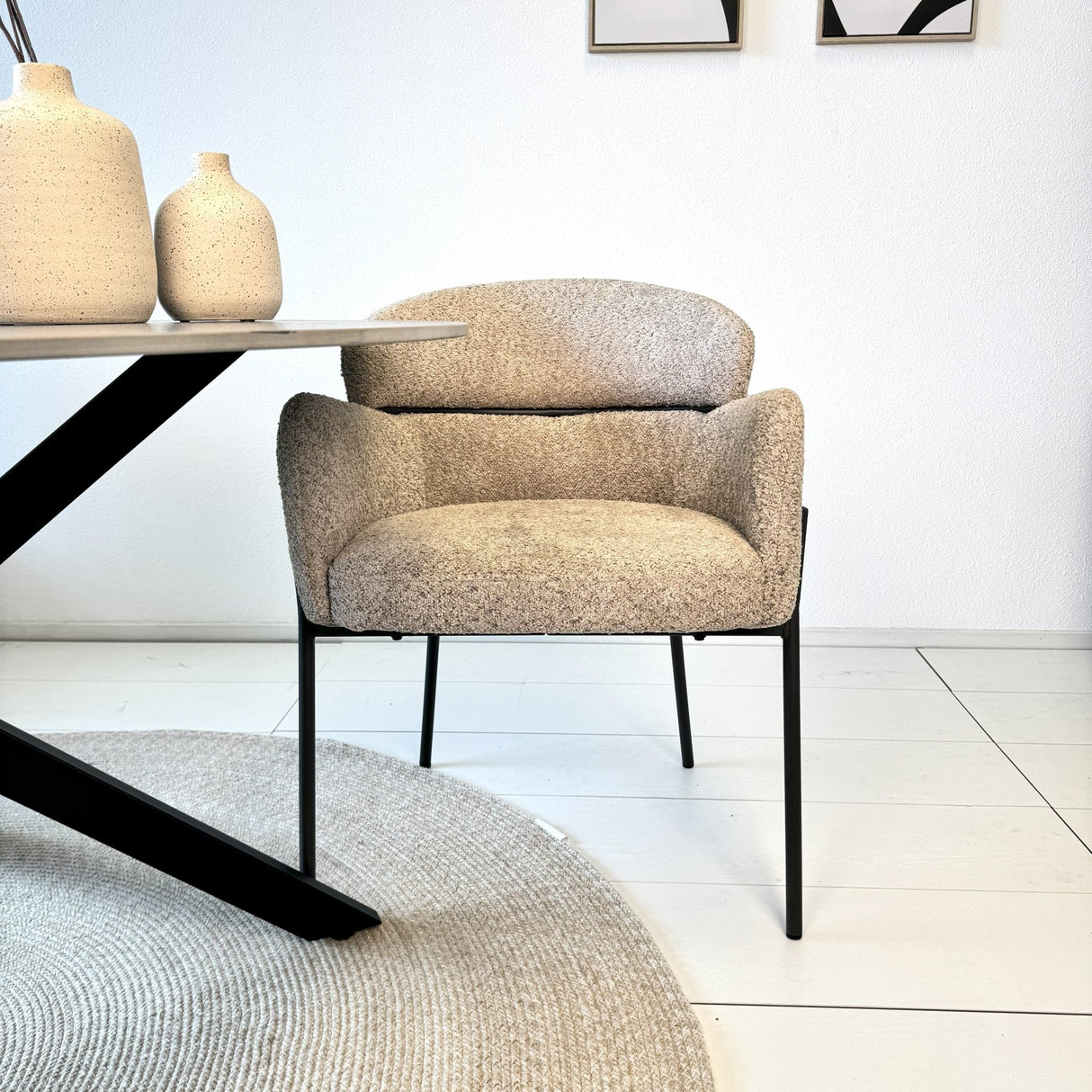 Dining chair Lola boucle fabric beige with round back and arm 