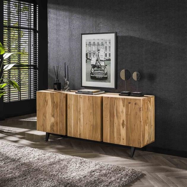 Dressoir Maddi DH Interior Acacia Acaciahout Sfeerfoto schuin vooraanzicht