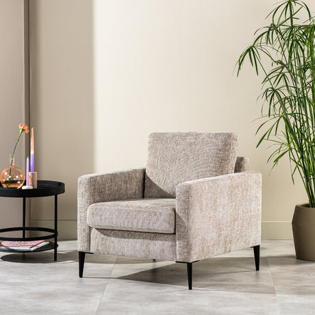 Fauteuil Flora DH Interior Beige Stof Sfeerfoto schuin vooraanzicht