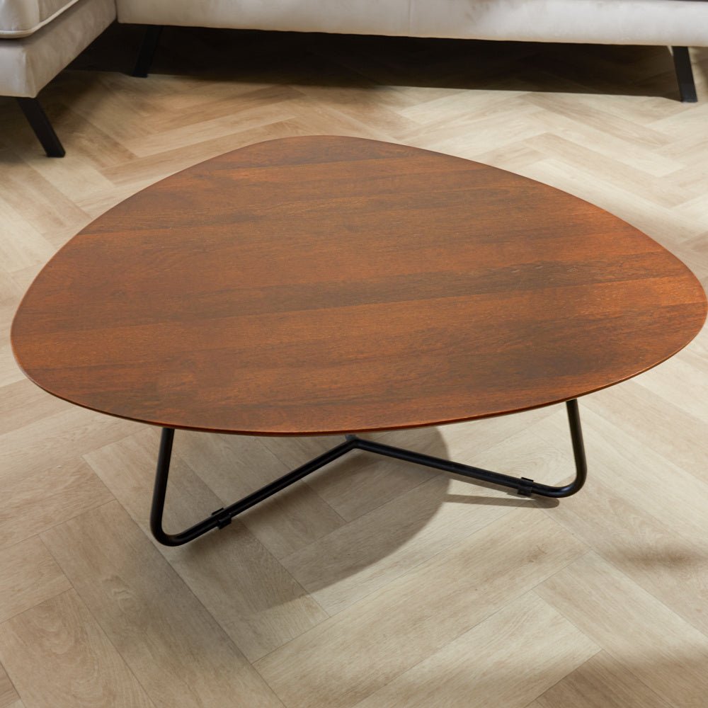 Salontafel Zoë Walnut Dimehouse Bruin LxBxH 90x81x24 Mangohout Sfeerfoto schuin vooraanzicht