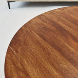 Salontafel Oxis Wood Dimehouse Bruin LxBxH 92x92x43 Mangohout Sfeerfoto detail